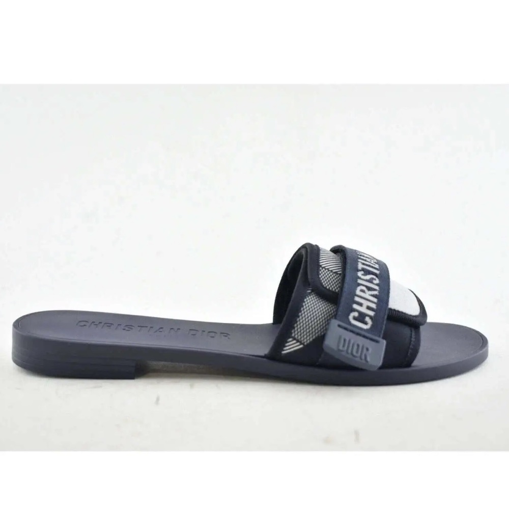 Christian Dior (R)Evolution Slide - Picture 3 of 10